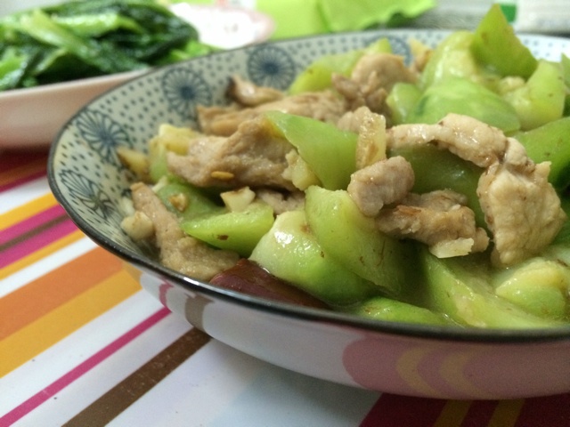 丝瓜炒肉片