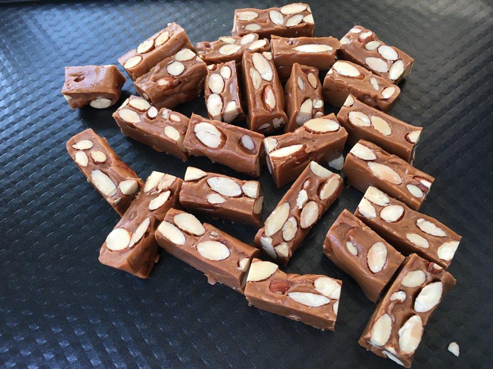 大童小希做的海盐杏仁太妃糖