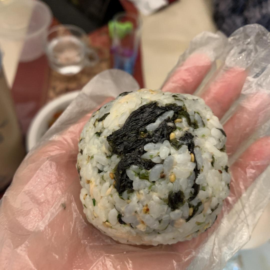 海苔肉松鳗鱼饭团（消灭旧饭）