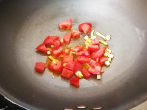 肉丸西红柿面的做法 步骤4