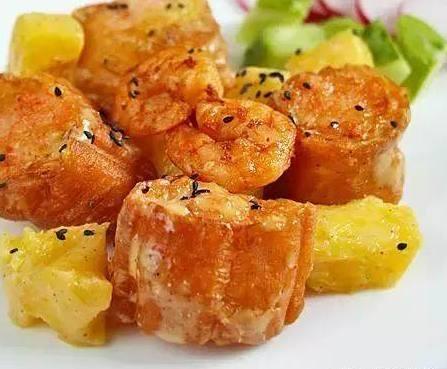 油条菠萝虾仁的做法