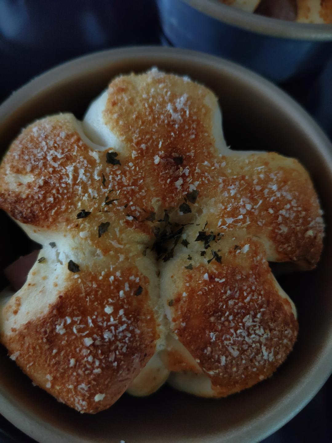 芝士火腿肠餐包