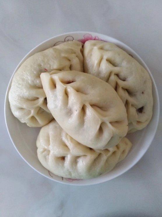 抹嘴的茄子馅包子，酱香味儿香掉眉毛-视频