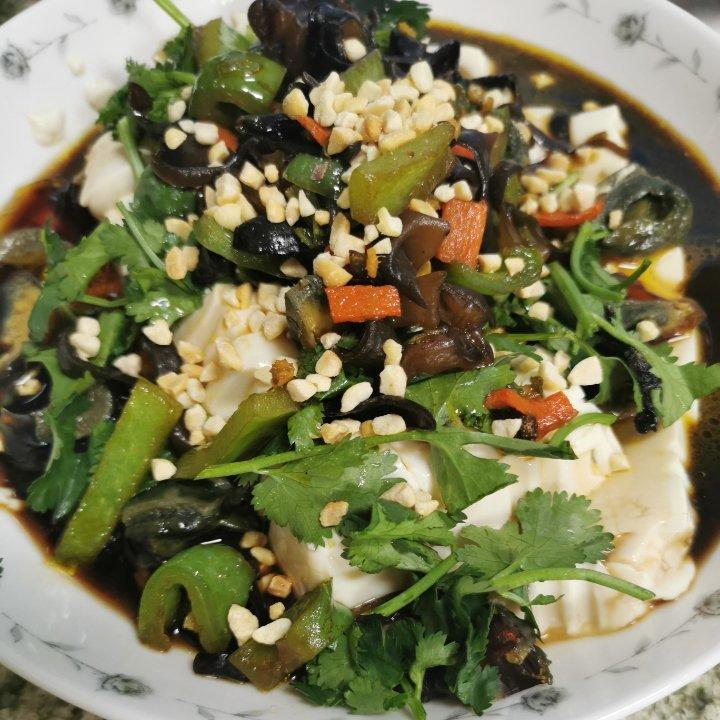 皮蛋拌豆腐