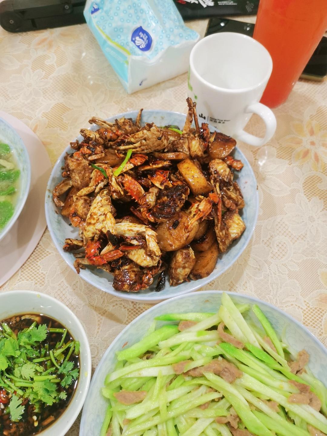 梭子蟹炒年糕～标准的江浙菜