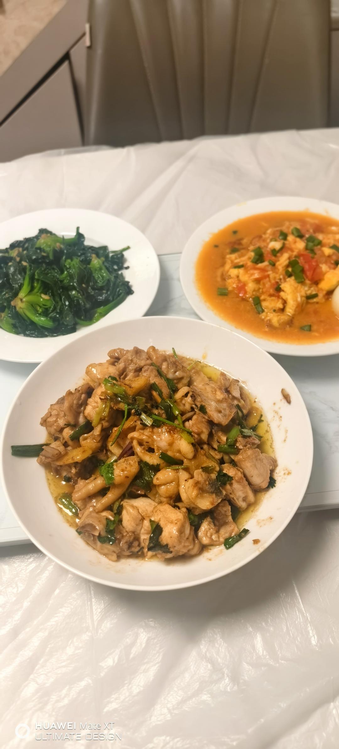 炒鸡香的农家姜葱炒鸡