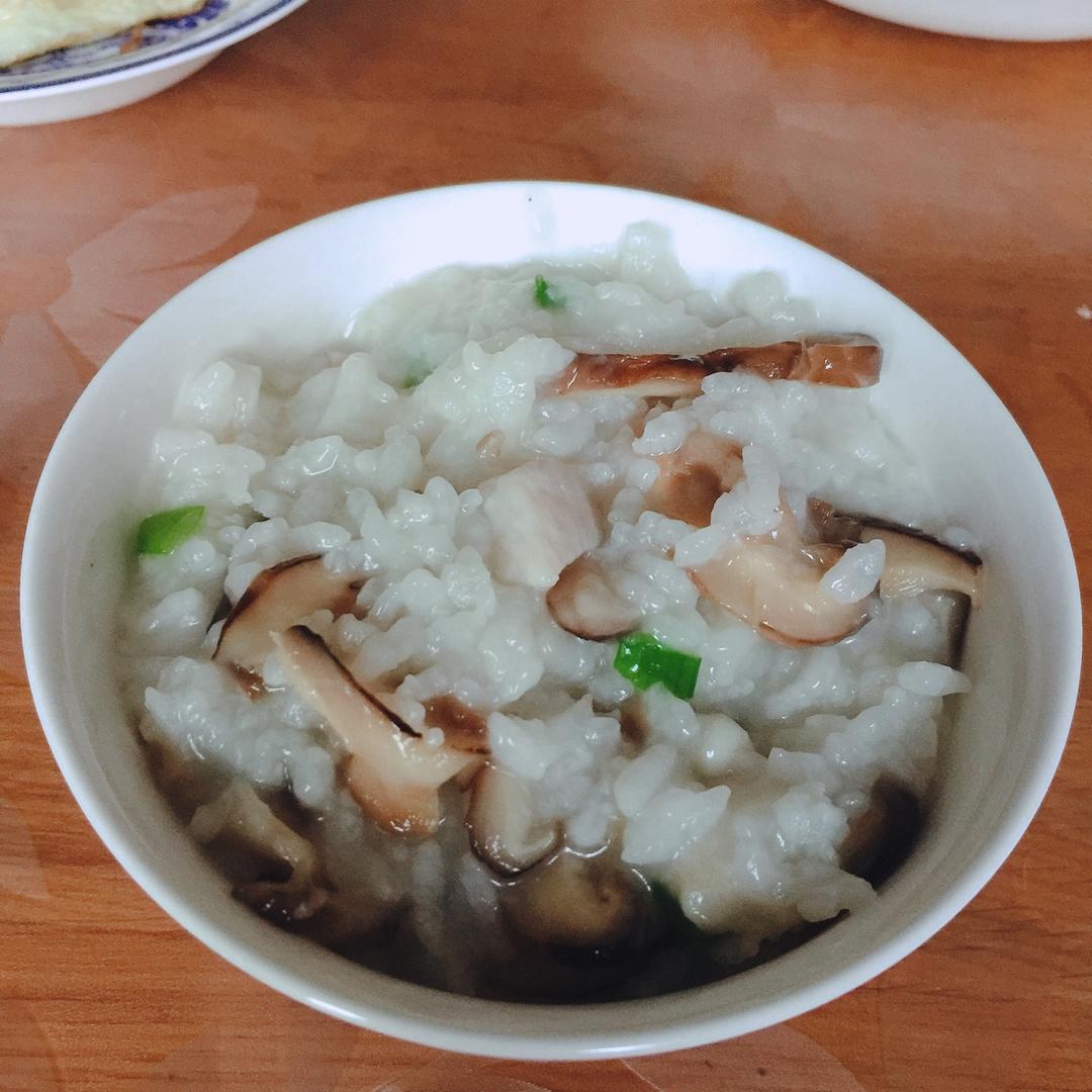 香菇鸡肉粥