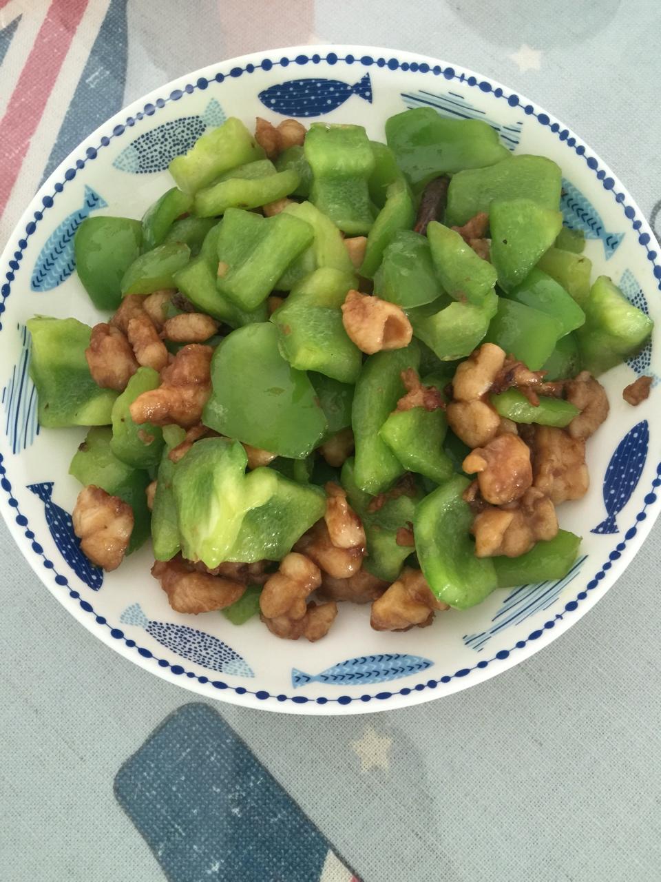 青椒炒鸡腿肉（大厨级别）