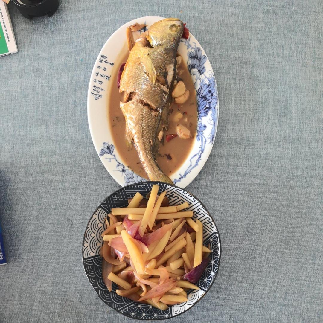 红烧黄鱼—鱼皮不破的小窍门
