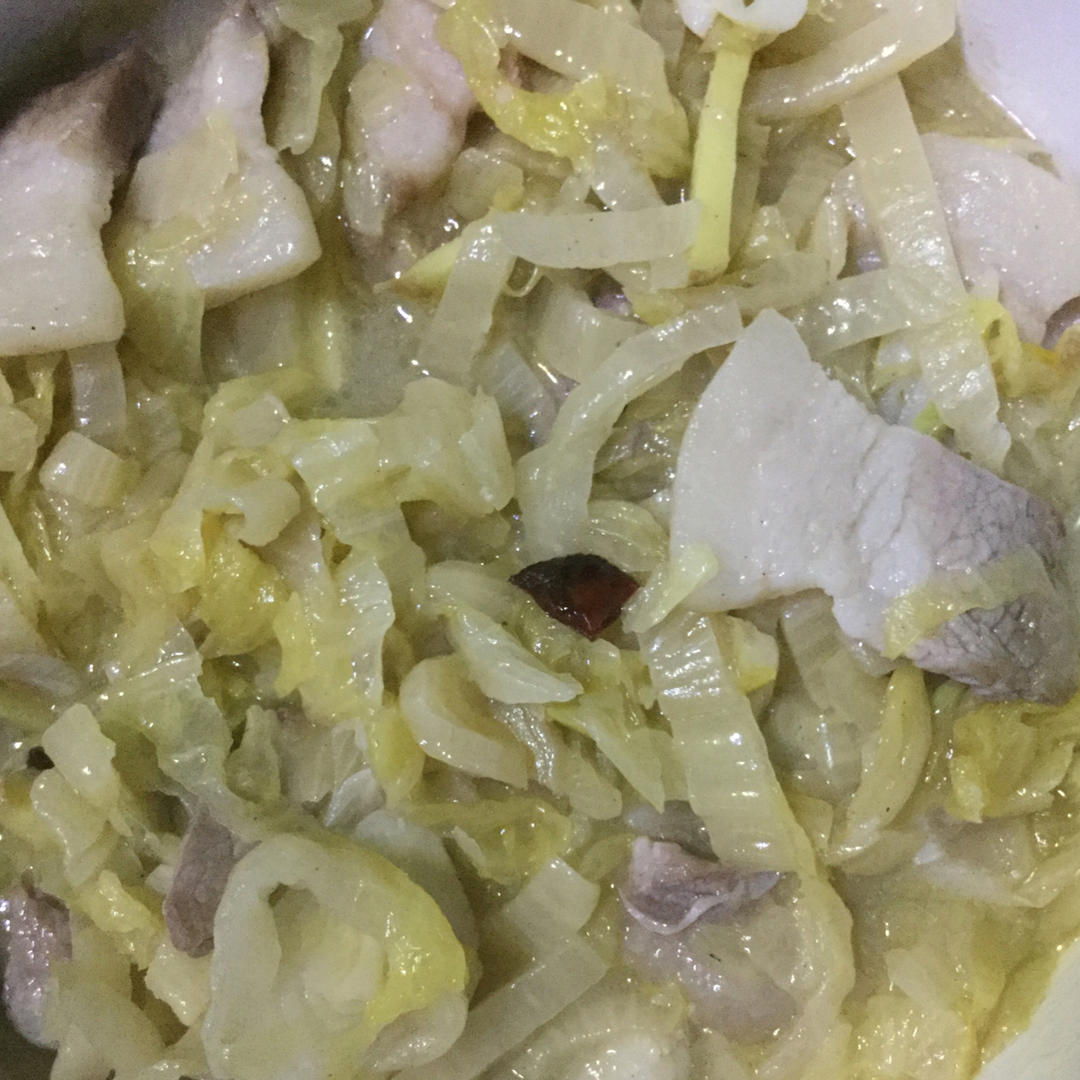 五花肉炖酸菜【最爱妈妈菜】