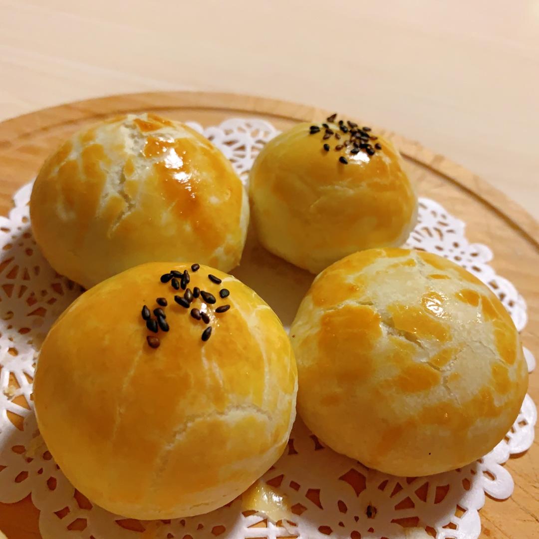 一点不腻，放几天都酥掉渣的蛋黄酥（适应于热天）