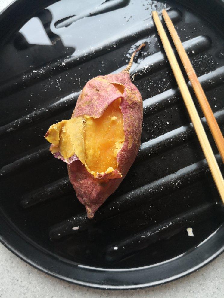 【健康三餐】简单好吃的微波炉烤红薯