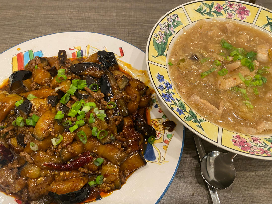 开胃下饭菜！巨简单的家常鱼香茄子煲