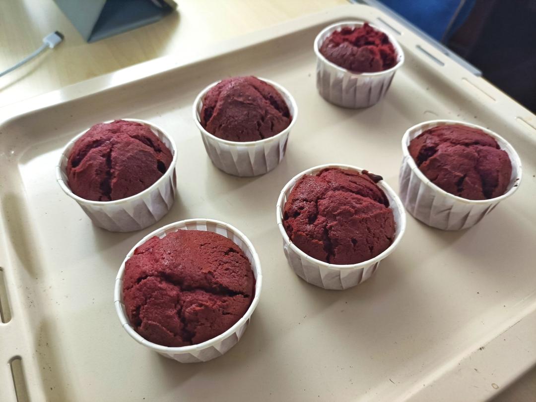 传统红丝绒杯子蛋糕（极软无泡打粉）Red velvet cupcake