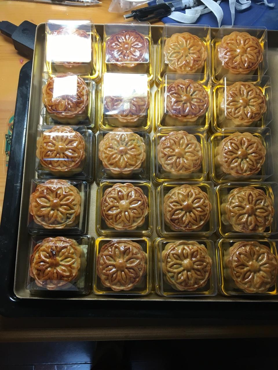 广式月饼——蛋黄莲蓉月饼