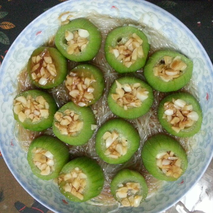 蒜茸粉丝蒸丝瓜