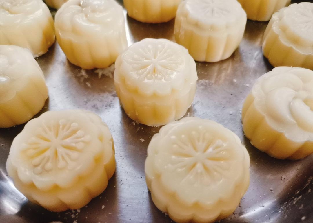 广式月饼(奶黄椰蓉提子馅)