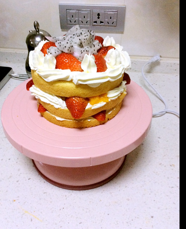 时下流行的鲜奶油戚风裸蛋糕