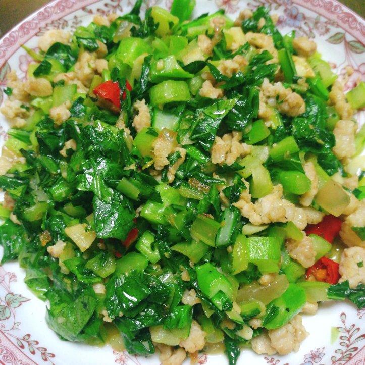 好吃的肉酱炒菜心