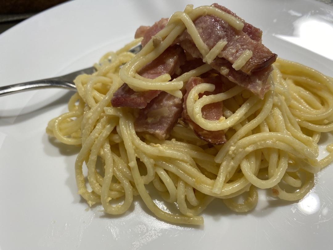 黑胡椒芝士培根意大利面