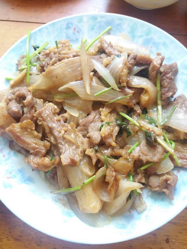 无敌简单好吃的洋葱炒牛肉