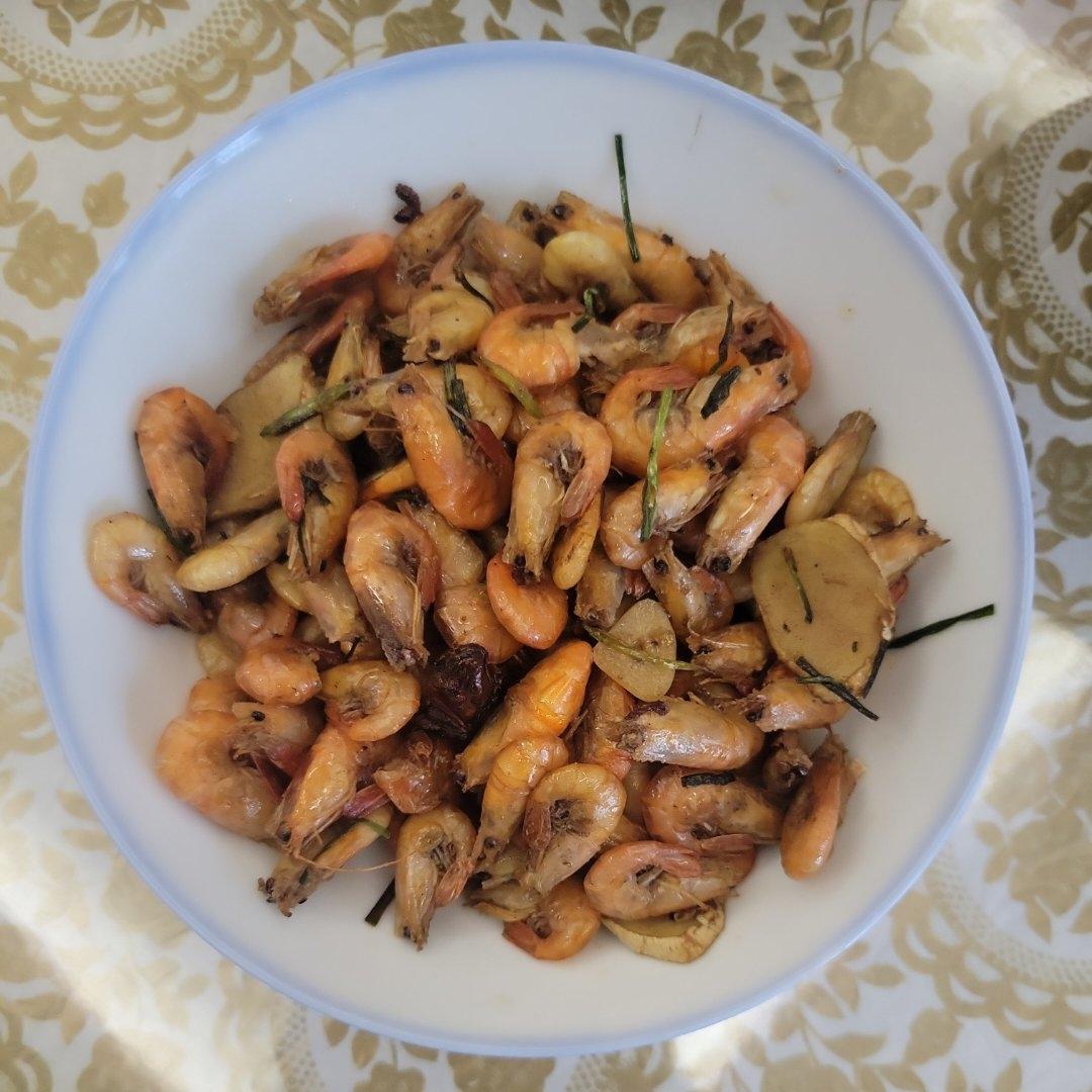 爆炒小河虾