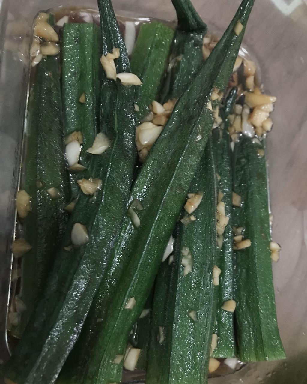 秋葵5种吃法之二响油秋葵【曼达小馆】