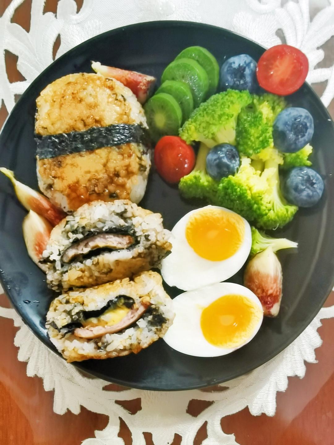 【流心芝士午餐肉饭团】米饭翻出新花样，香脆爆浆一级棒！