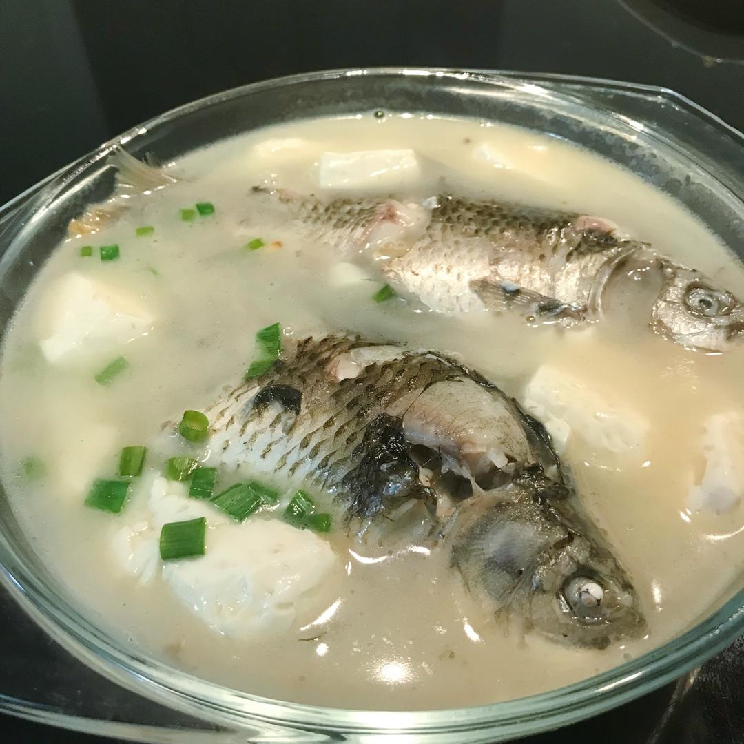 鲫鱼豆腐汤