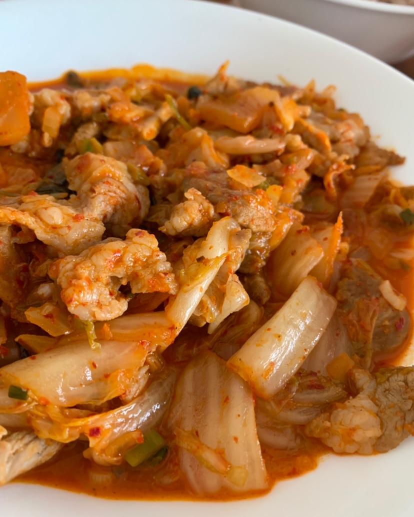 辣白菜炒五花肉