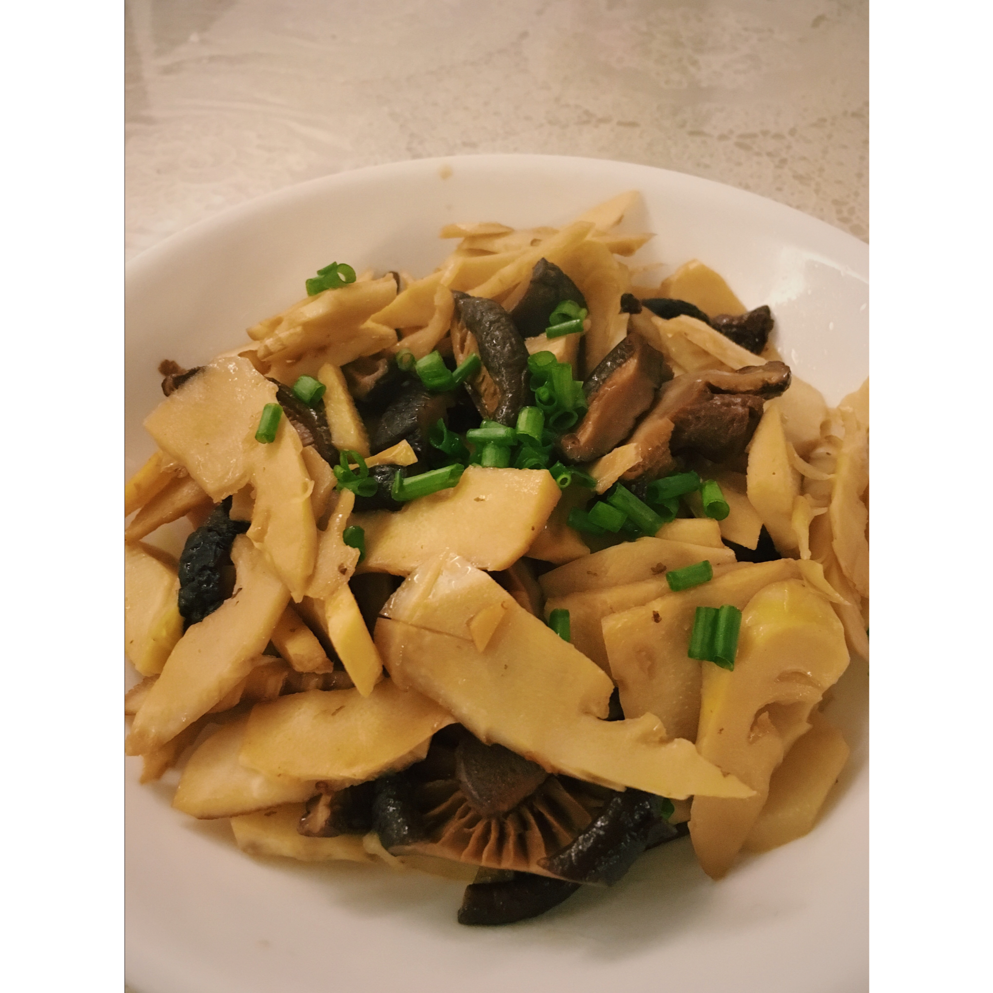 黄四酱做的香菇焖春笋