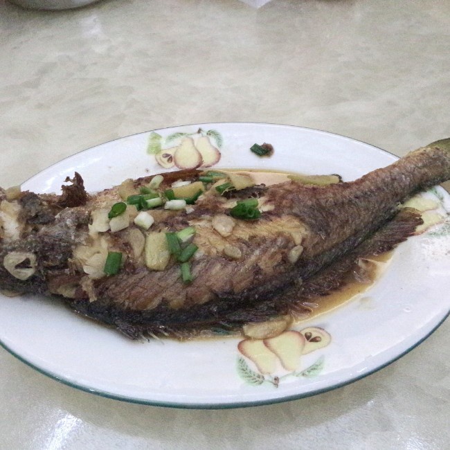 红烧黄鱼—鱼皮不破的小窍门