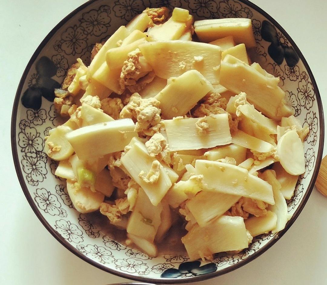 茭白丝炒蛋