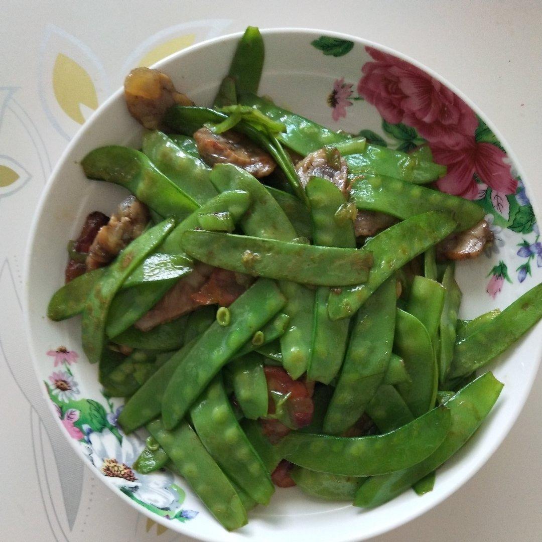腊肠炒荷兰豆