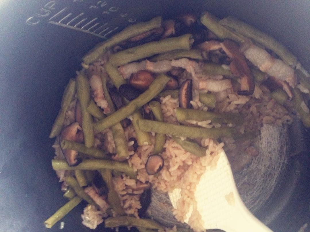 香喷喷的豆子焖饭