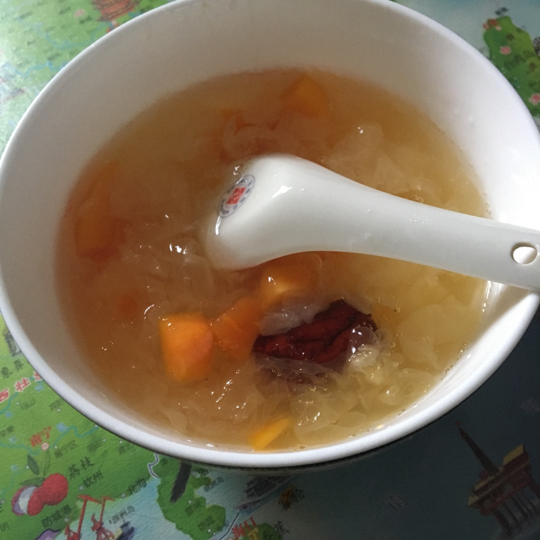 养颜美容[银耳木瓜润肤汤]