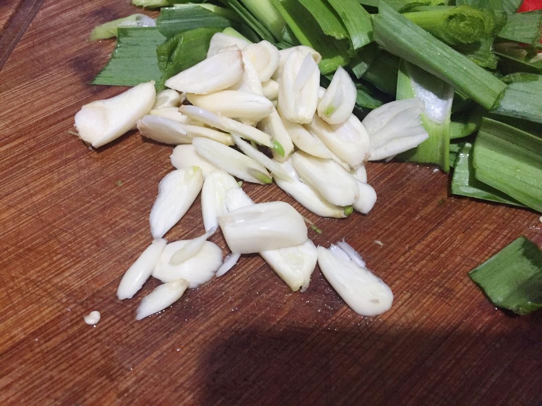 尖椒炒腊猪头肉的做法 步骤6