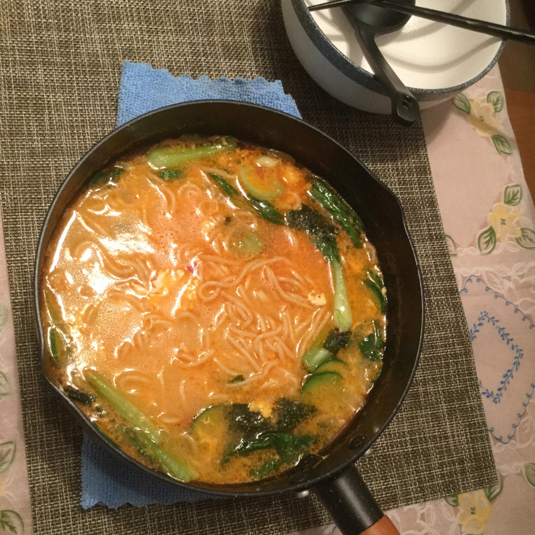 满足食欲的深夜秘密 森系浓香泡面