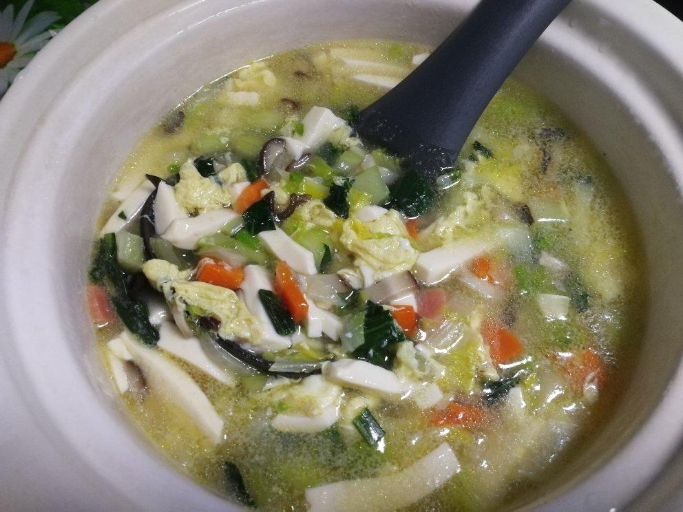 堂妈小厨—鲜蔬豆腐汤