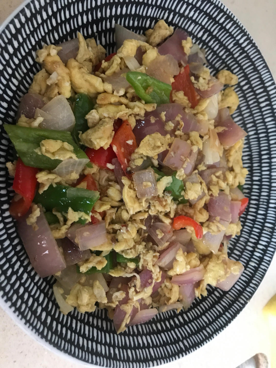 厨师长教你：“洋葱炒鸡蛋”的家常做法，小白入门菜，简单又下饭