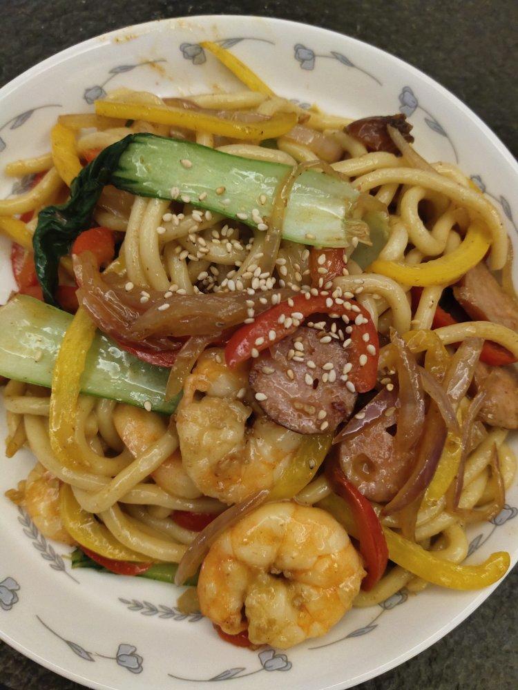 🔥爆好吃的黑椒虾仁炒乌冬面㊙️吃一口就沦陷❗️