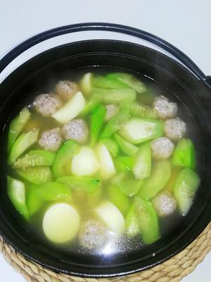 丝瓜肉丸玉子豆腐汤的做法 步骤6