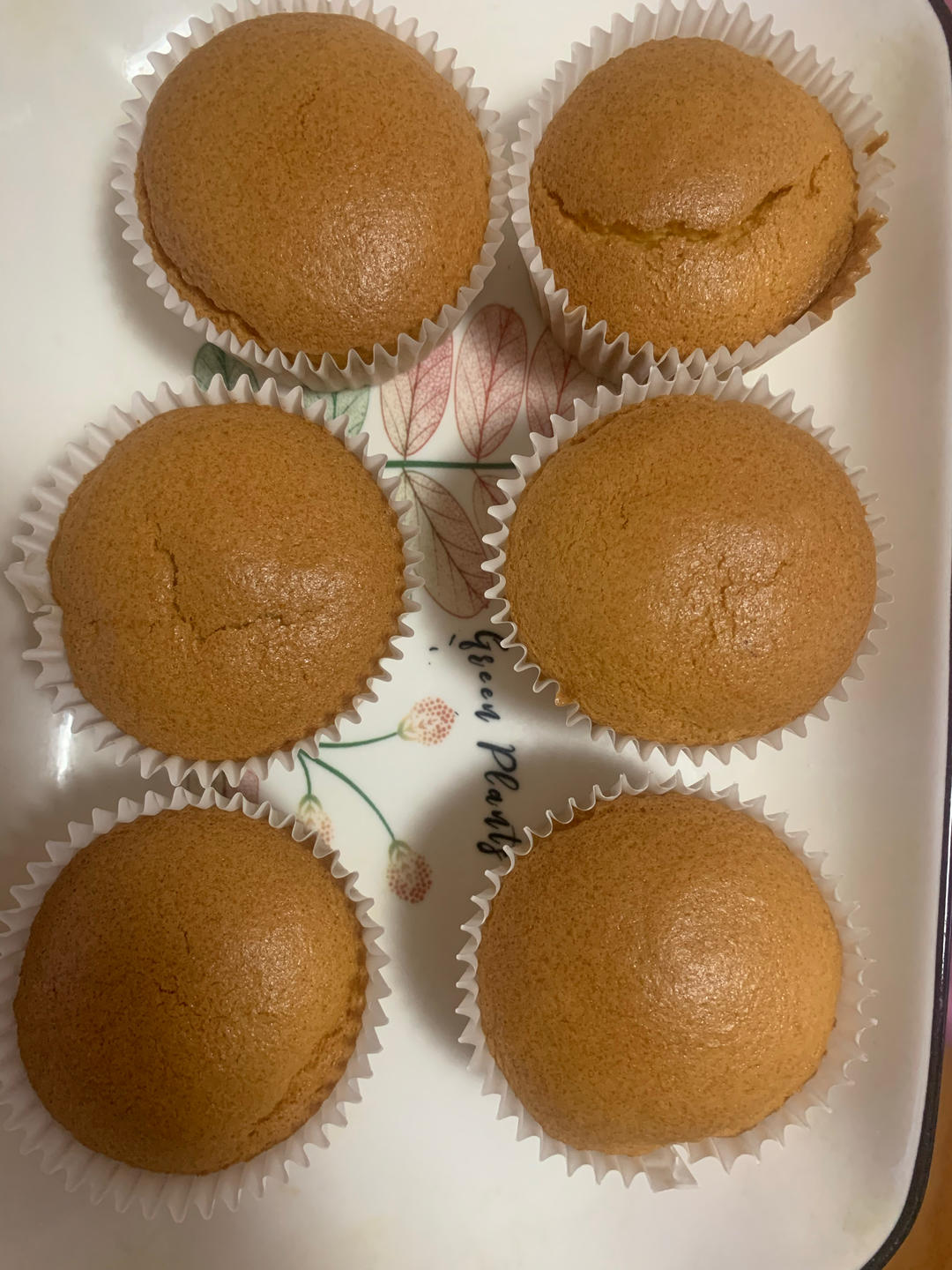 纸杯蛋糕 8寸戚风蛋糕的量