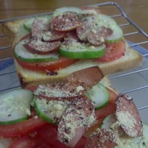 快手青瓜番茄芝士烤面包的做法 步骤5
