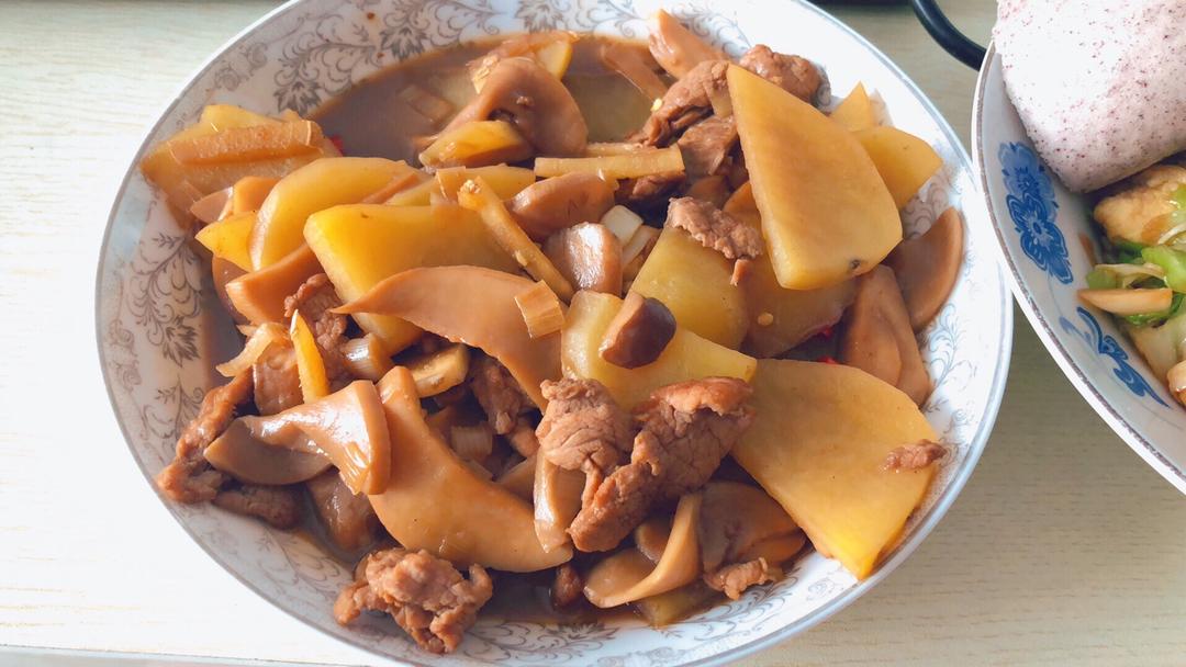 杏鲍菇土豆片炒肉