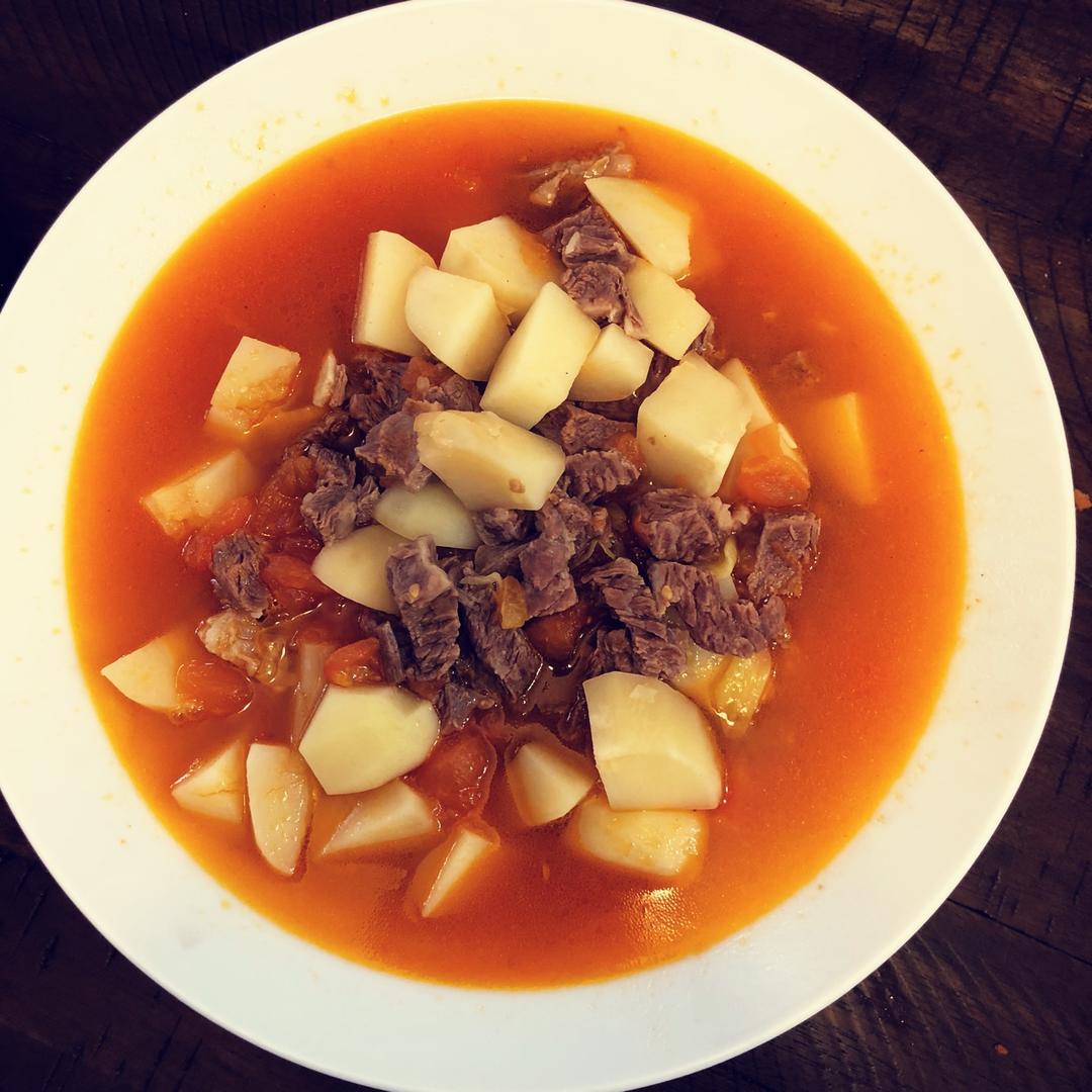 【番茄土豆炖牛腩】