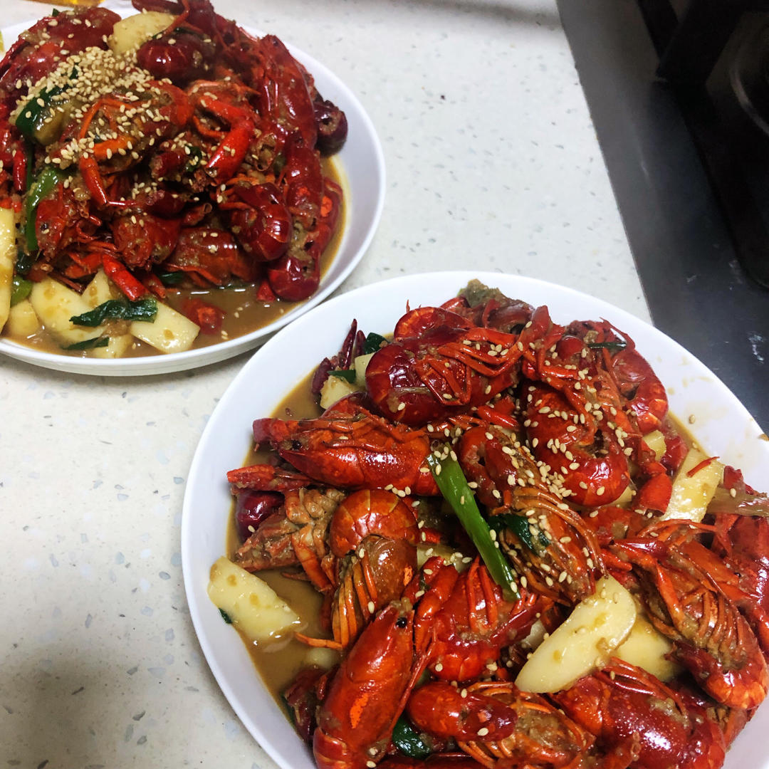 家庭版蒜蓉小龙虾美味不油腻，超好吃的教程来了