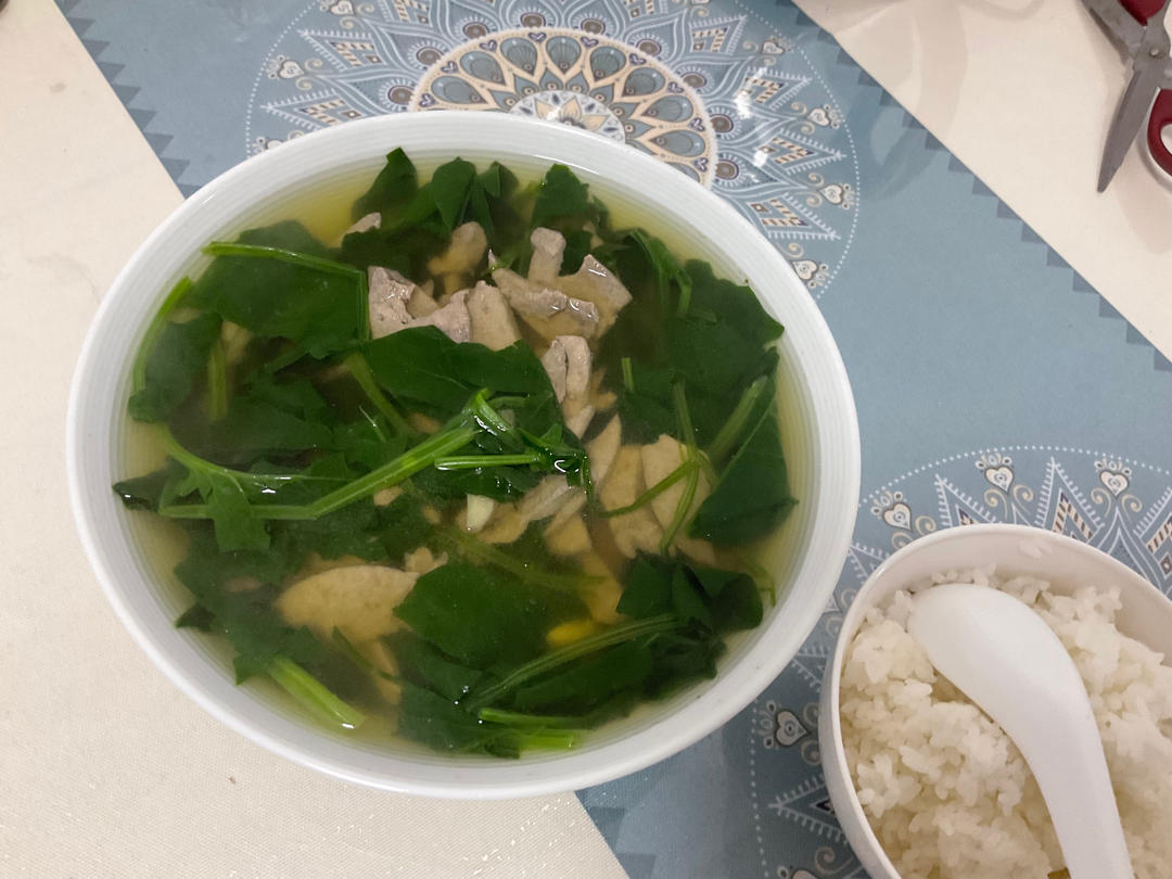 鲜嫩的猪肝汤