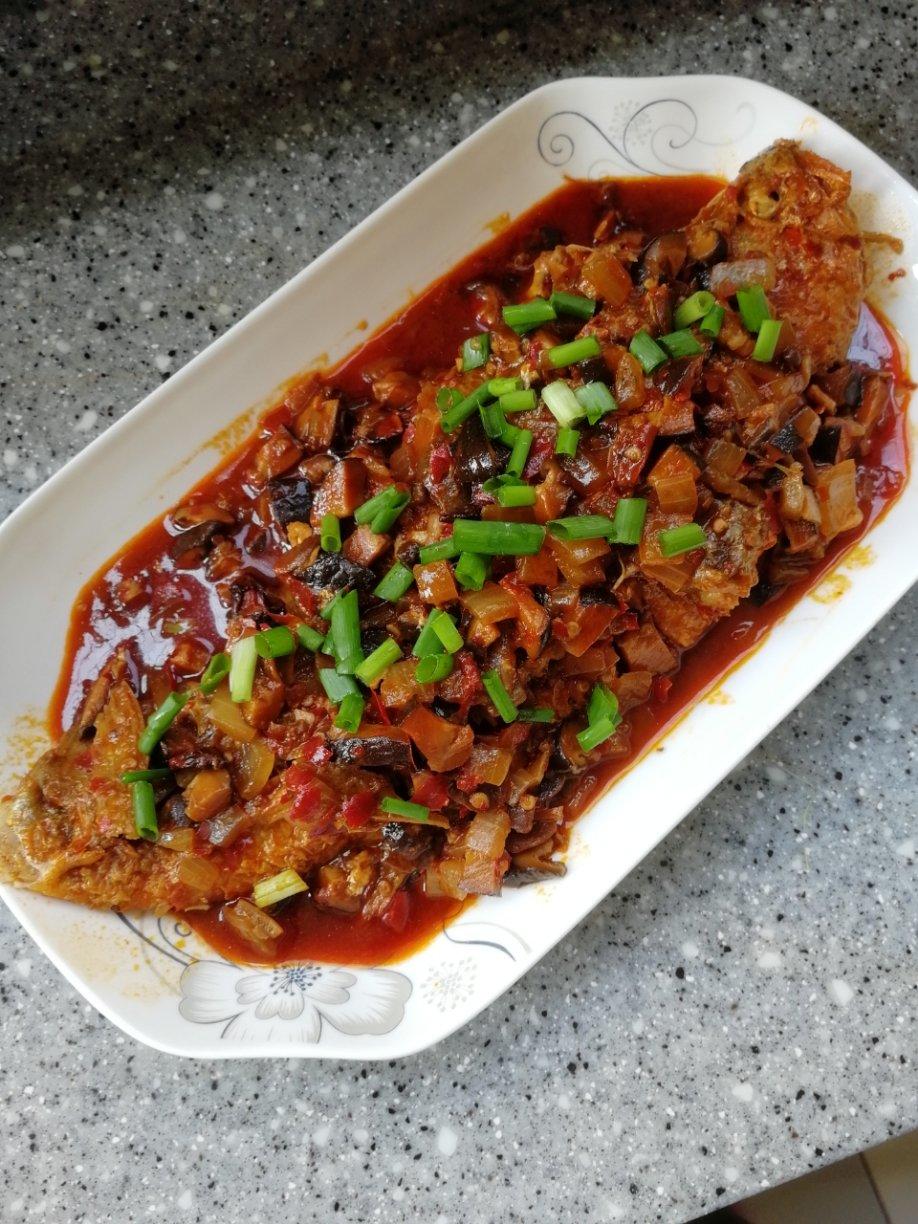 家常川味干烧鱼，加了豆瓣酱的统统都是川味哈