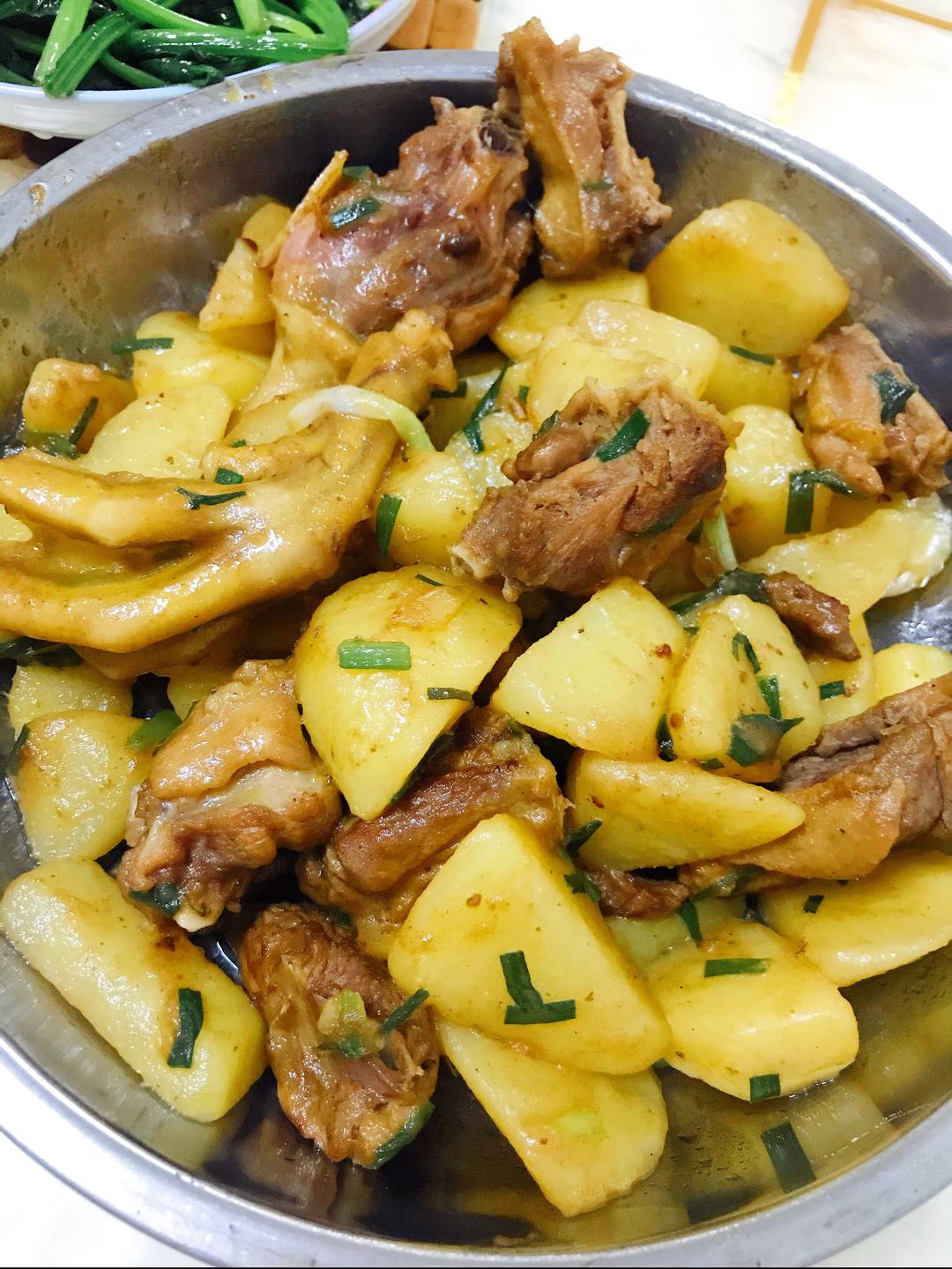 农家鸭肉炒土豆